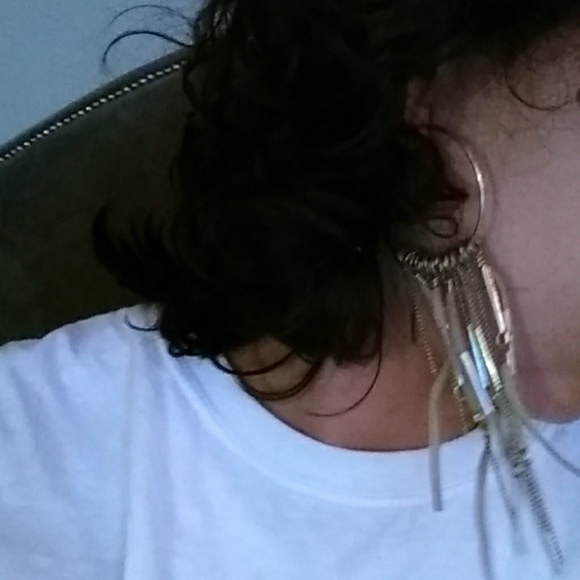 Hoop me down earrings - Picture 4 of 4